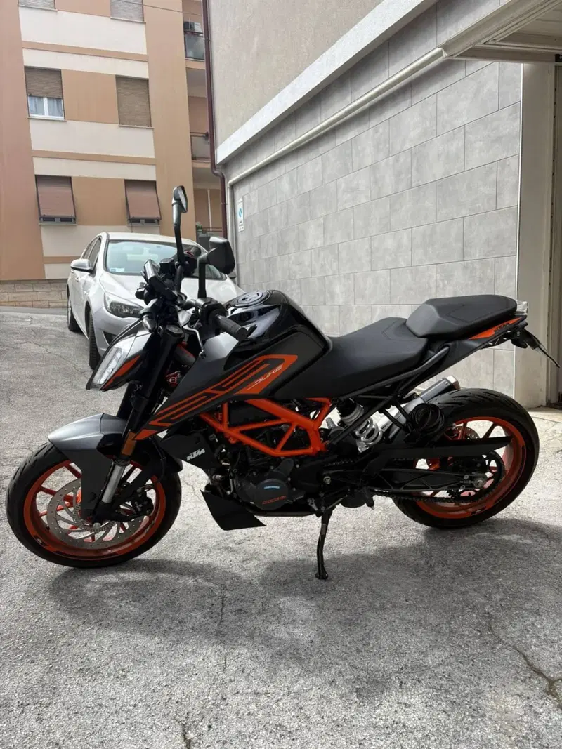 KTM 125 Duke (2021 - 23) (2)