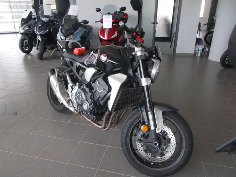 Honda CB 1000 R + Neo Sport Cafè (2019 - 20)