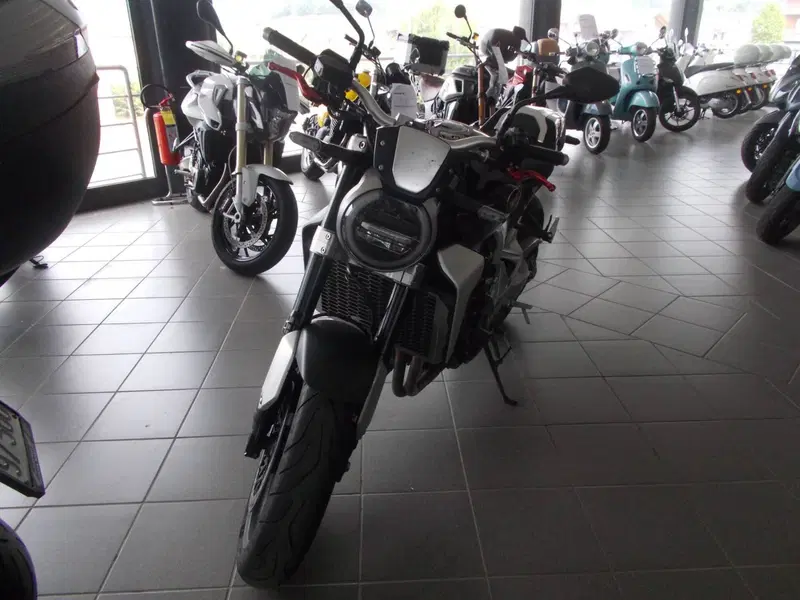 Honda CB 1000 R + Neo Sport Cafè (2019 - 20) (5)