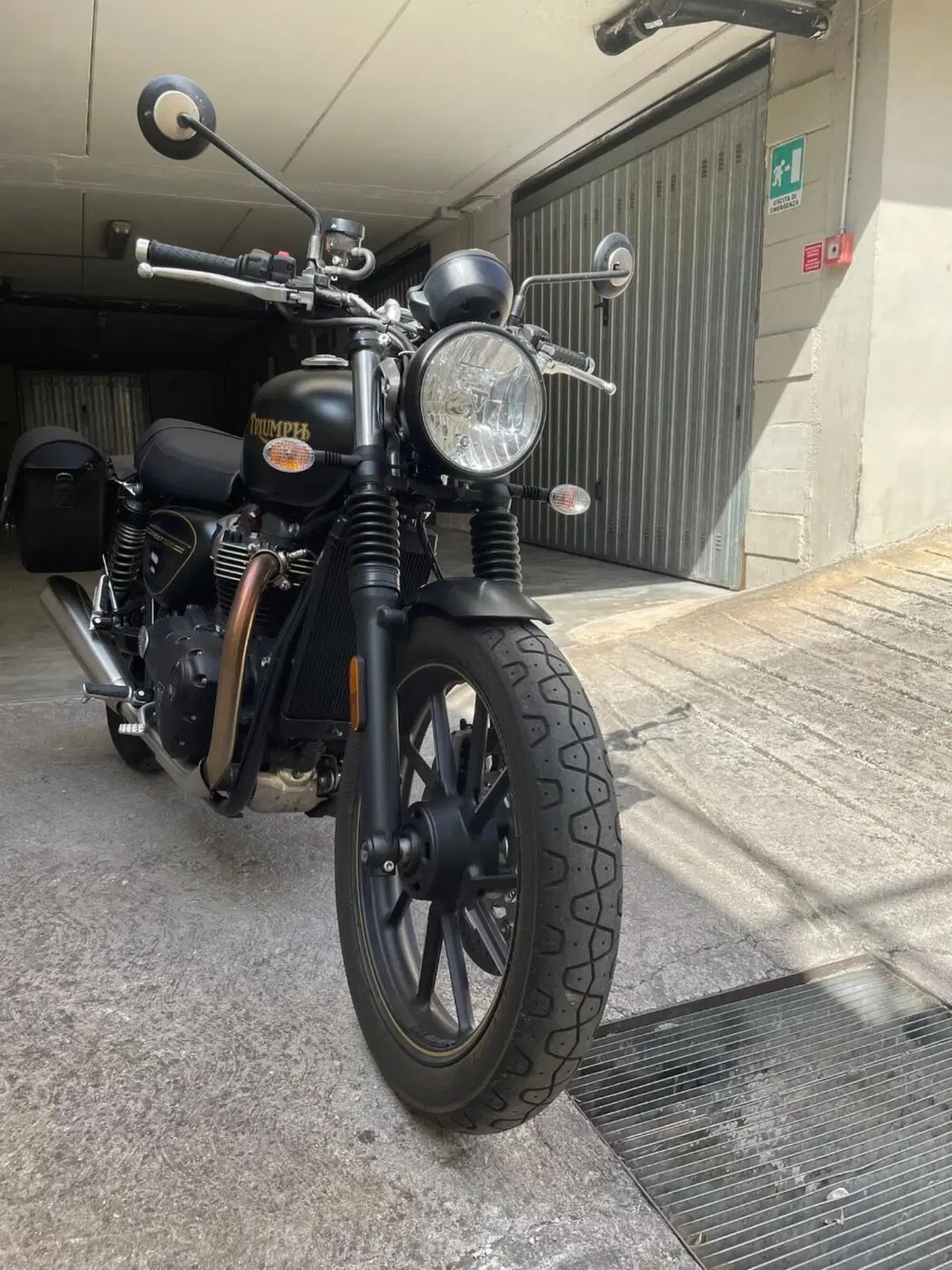 Triumph Street Twin 900 (2021 - 22)