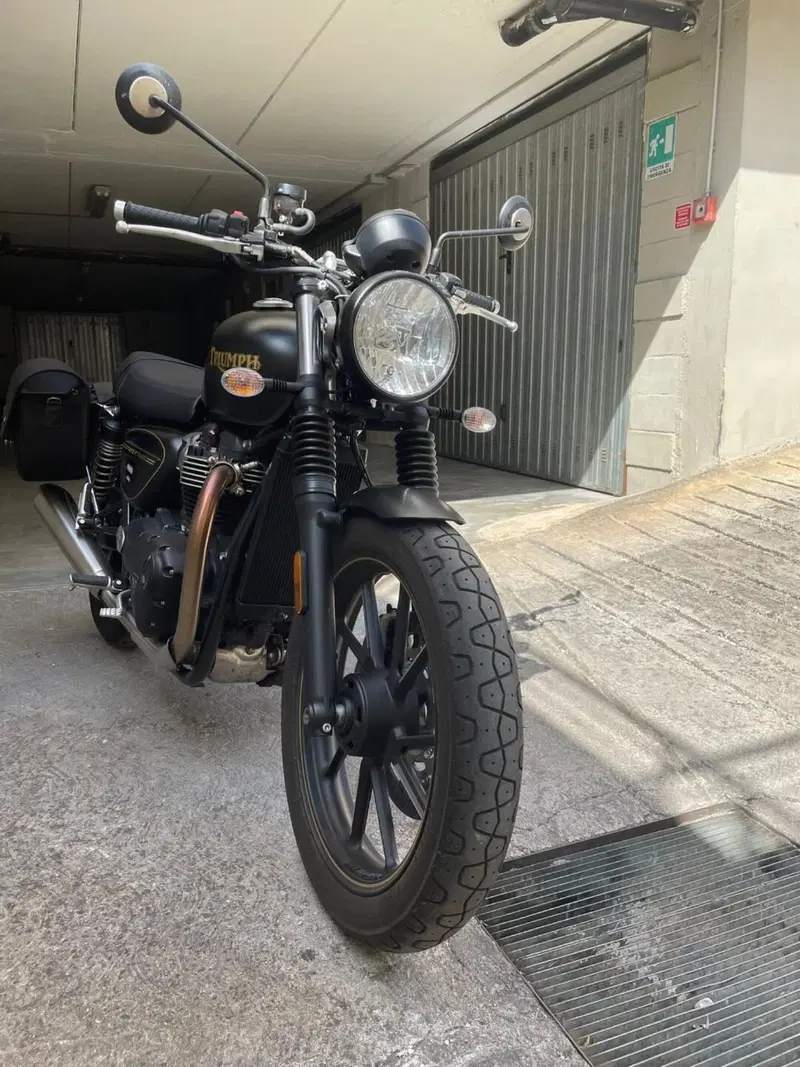 Triumph Street Twin 900 (2021 - 22)
