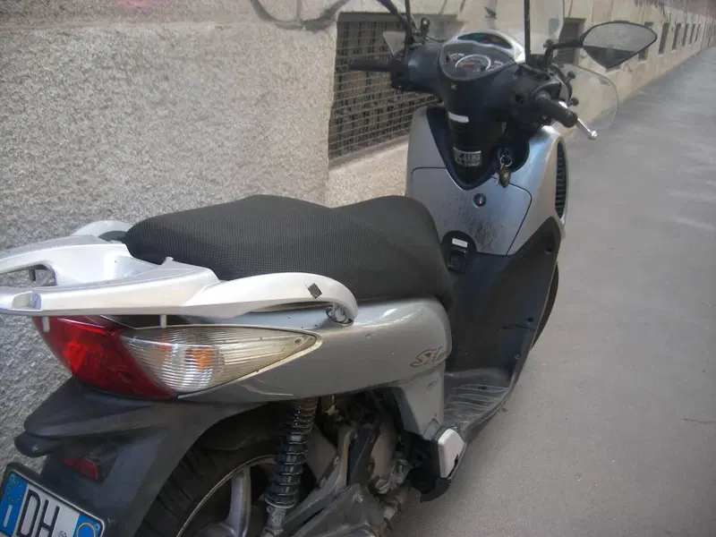 Honda SH 150i (2005 - 08) (2)