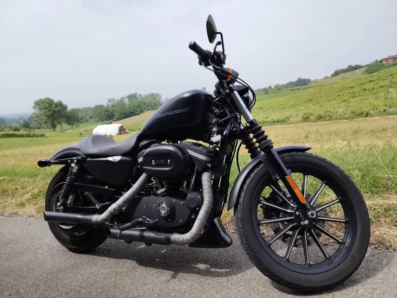 Harley-Davidson 883 Iron (2009 - 11) - XL 883N