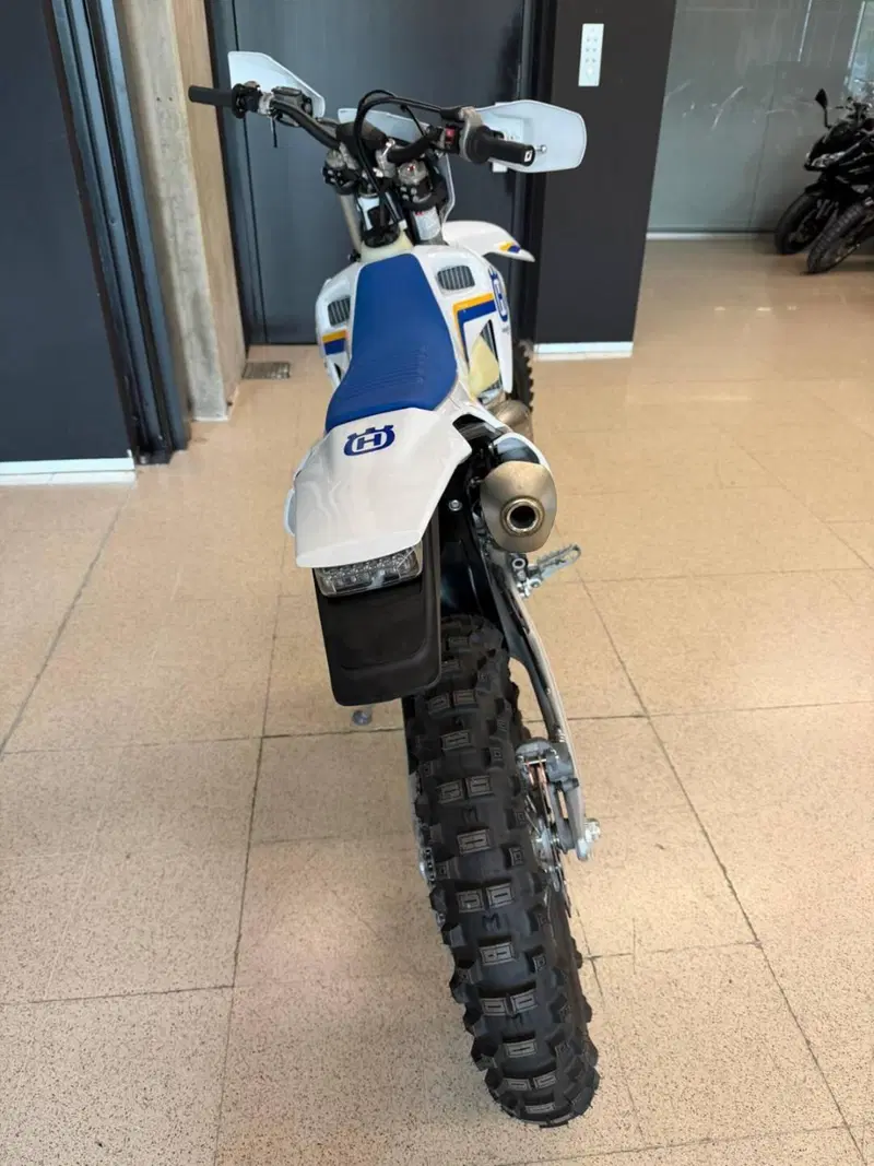 Husqvarna TE 300 Heritage (2023) (2)