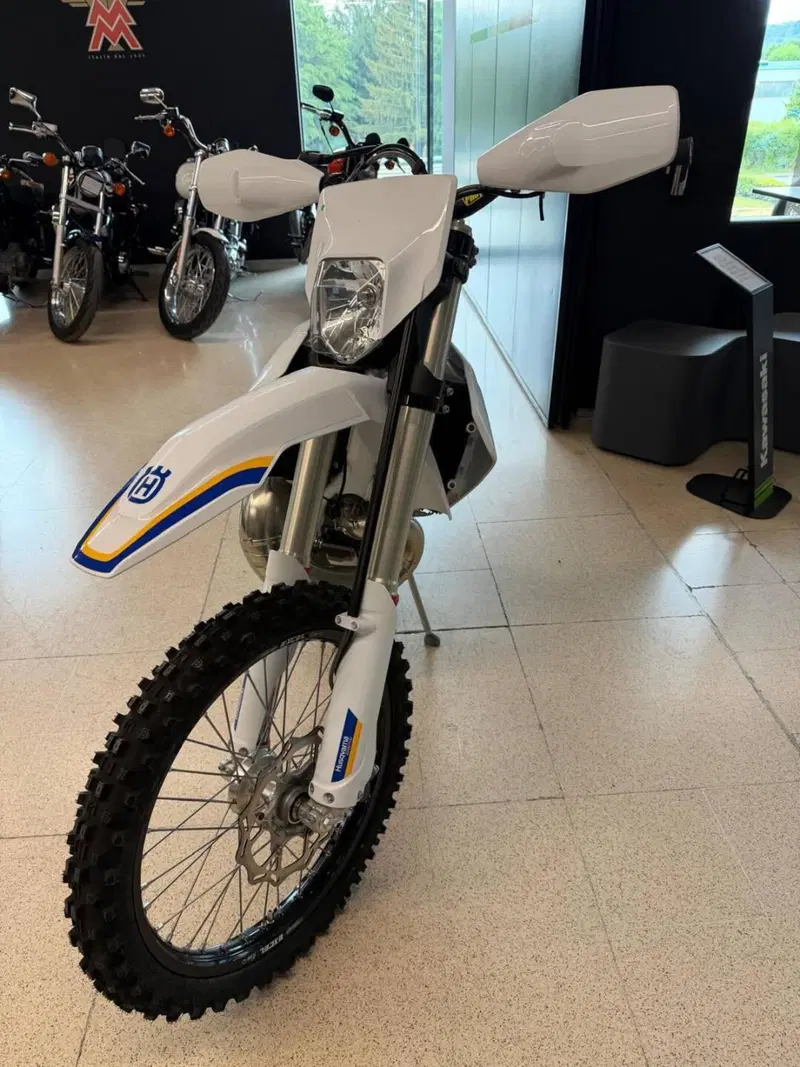 Husqvarna TE 300 Heritage (2023) (3)