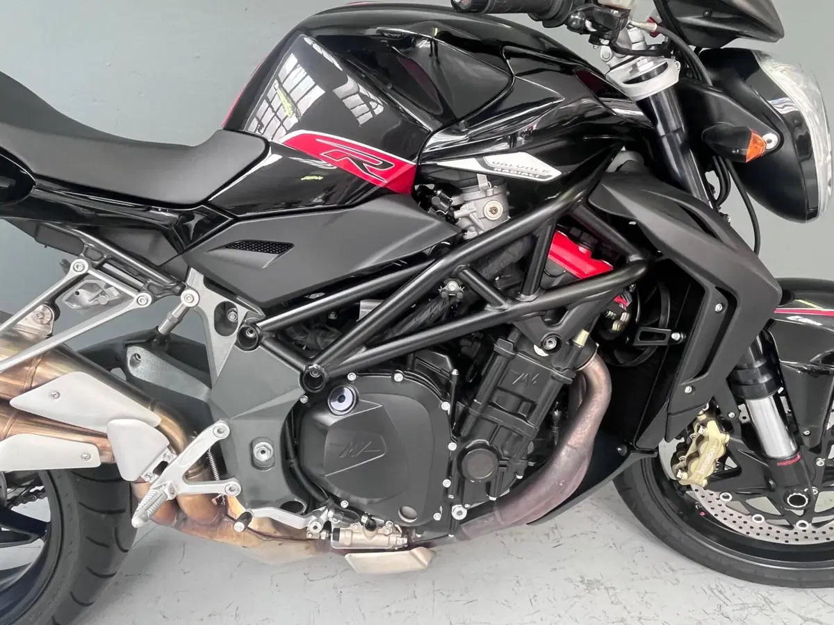 MV Agusta Brutale 1090 R (2012 - 15) (6)