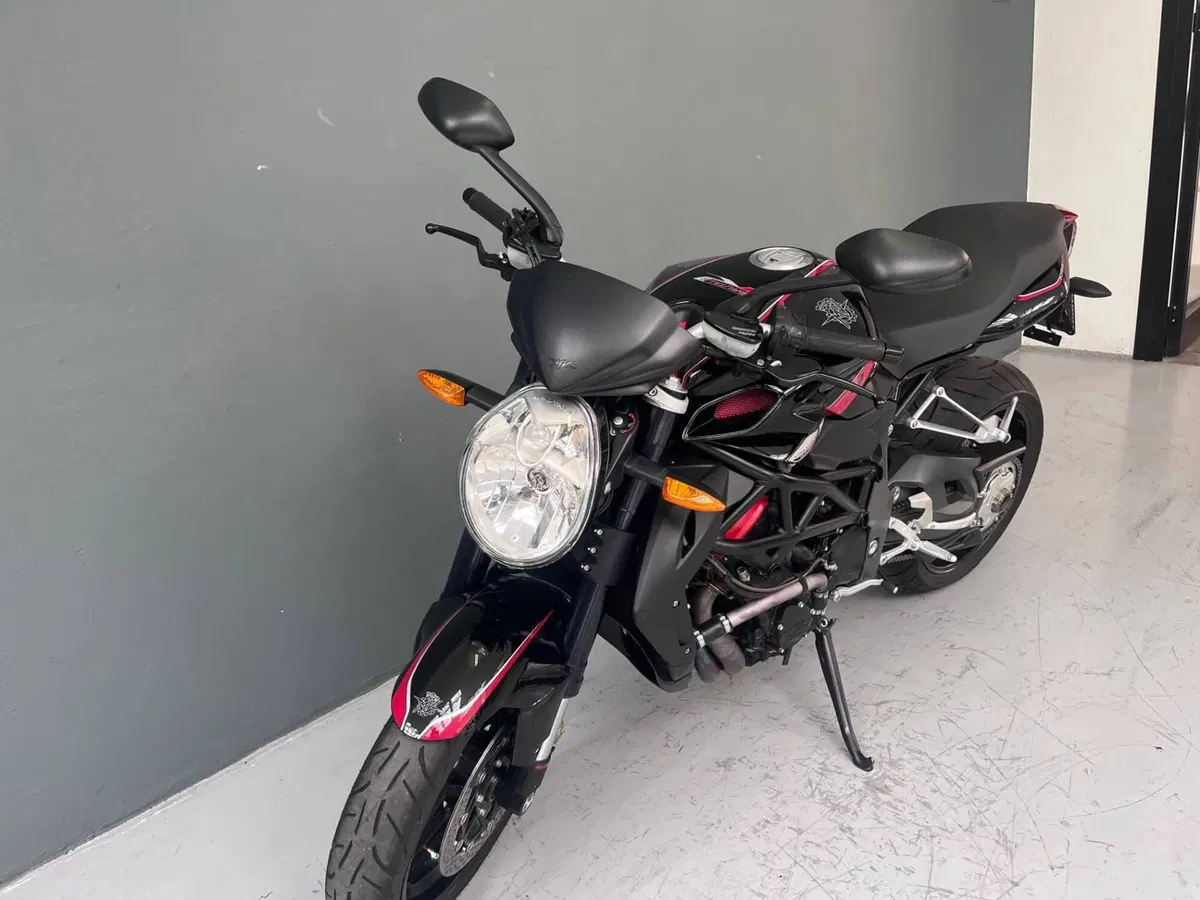 MV Agusta Brutale 1090 R (2012 - 15) (3)