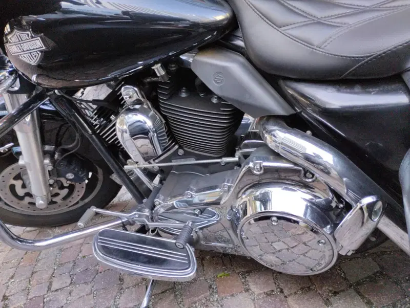 Harley-Davidson 1584 Street Glide (2008 - 10) - FLHX (7)