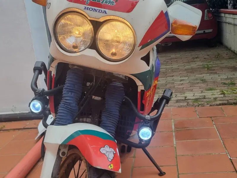 Honda Africa twin HRV 750 (4)