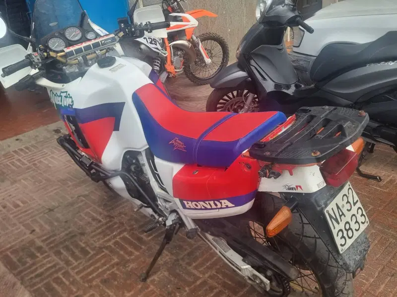 Honda Africa twin HRV 750 (12)