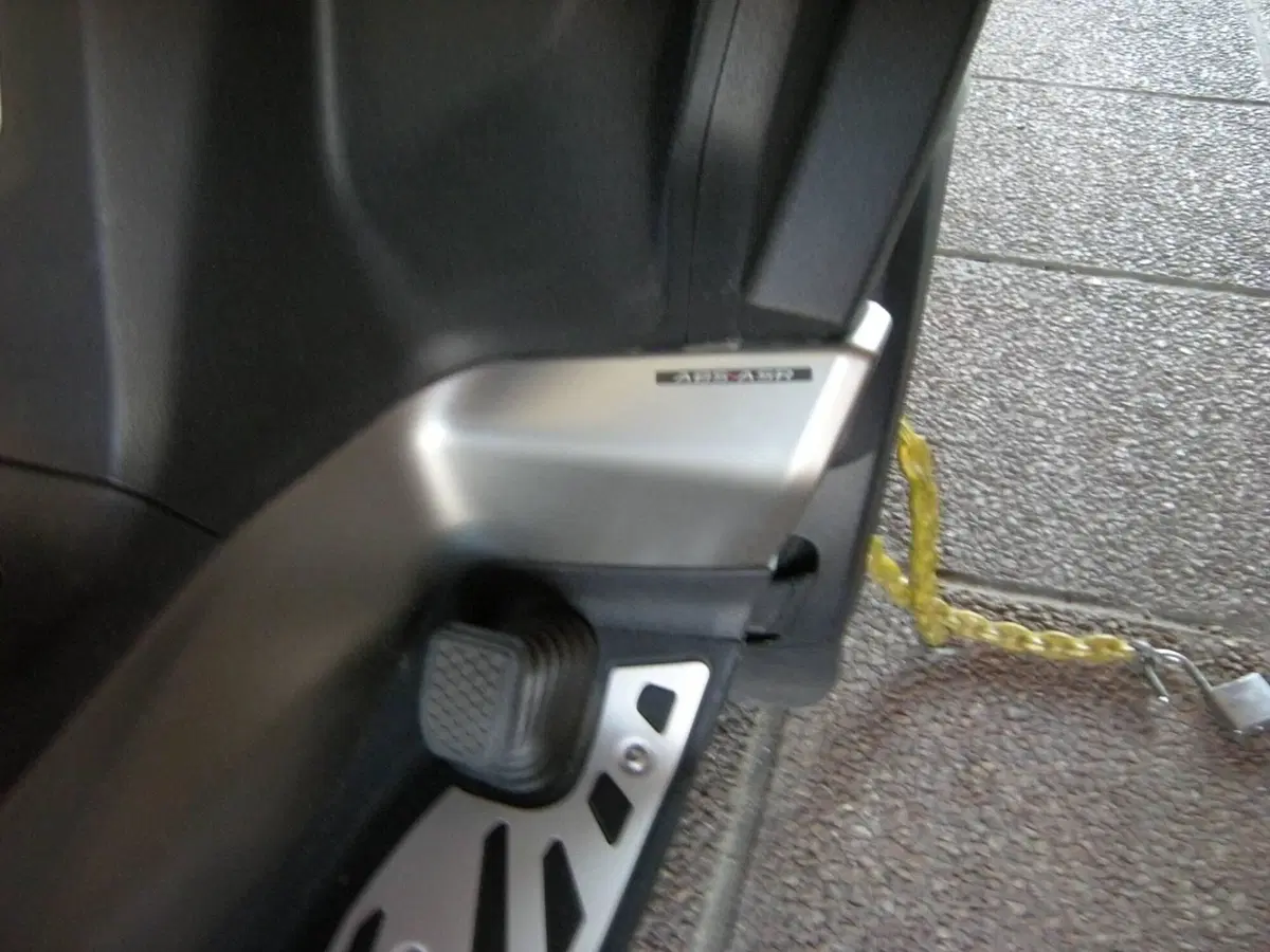 Piaggio MP3 530 ABS Hpe (2023 - 24) (4)