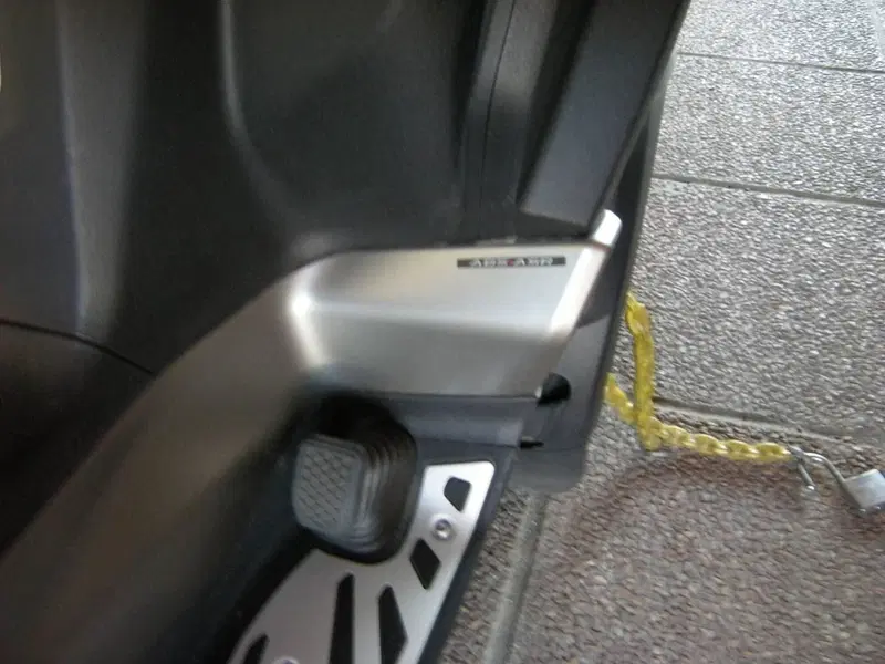 Piaggio MP3 530 ABS Hpe (2023 - 24) (4)
