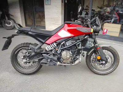 Husqvarna Svartpilen 125 (2024 - 26) usata