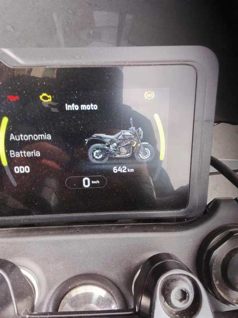 Husqvarna Svartpilen 125 (2024 - 26) (4)