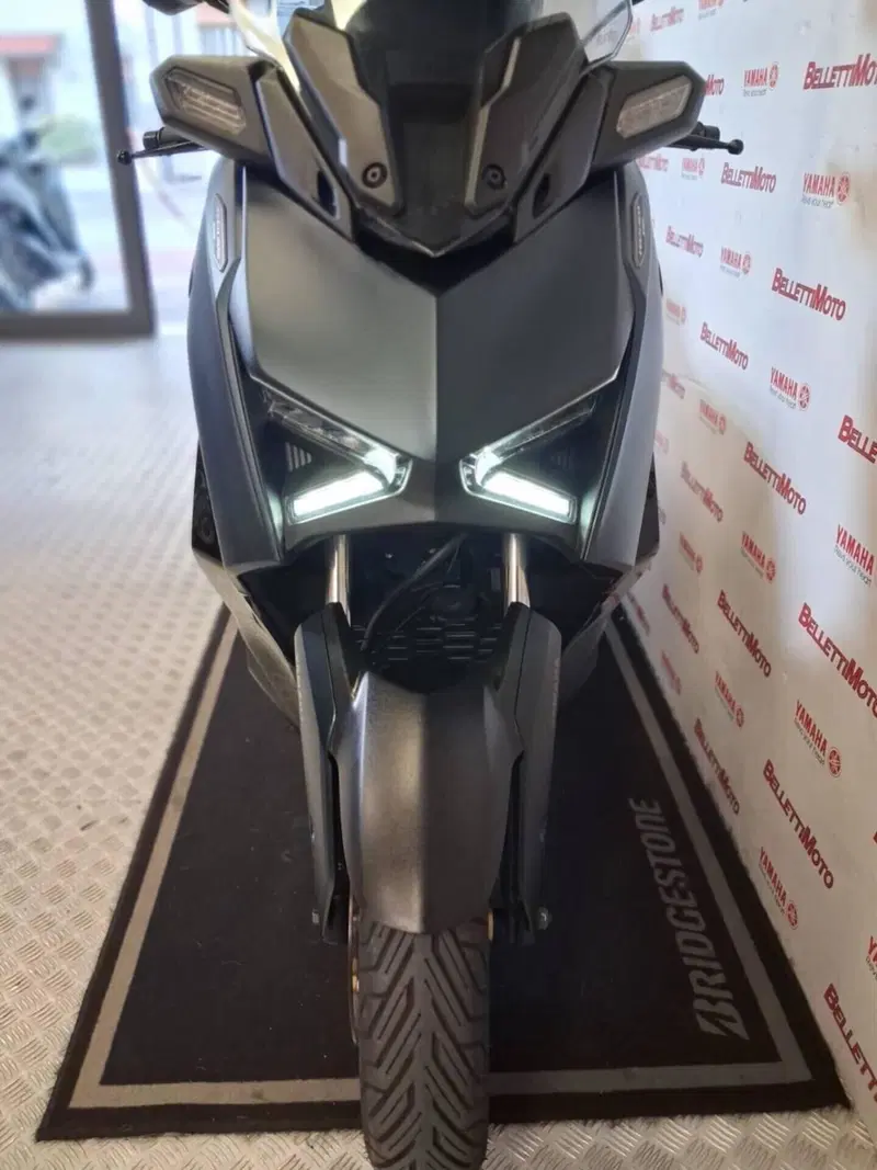 Yamaha X-Max 300 Tech Max (2021 - 24) (8)