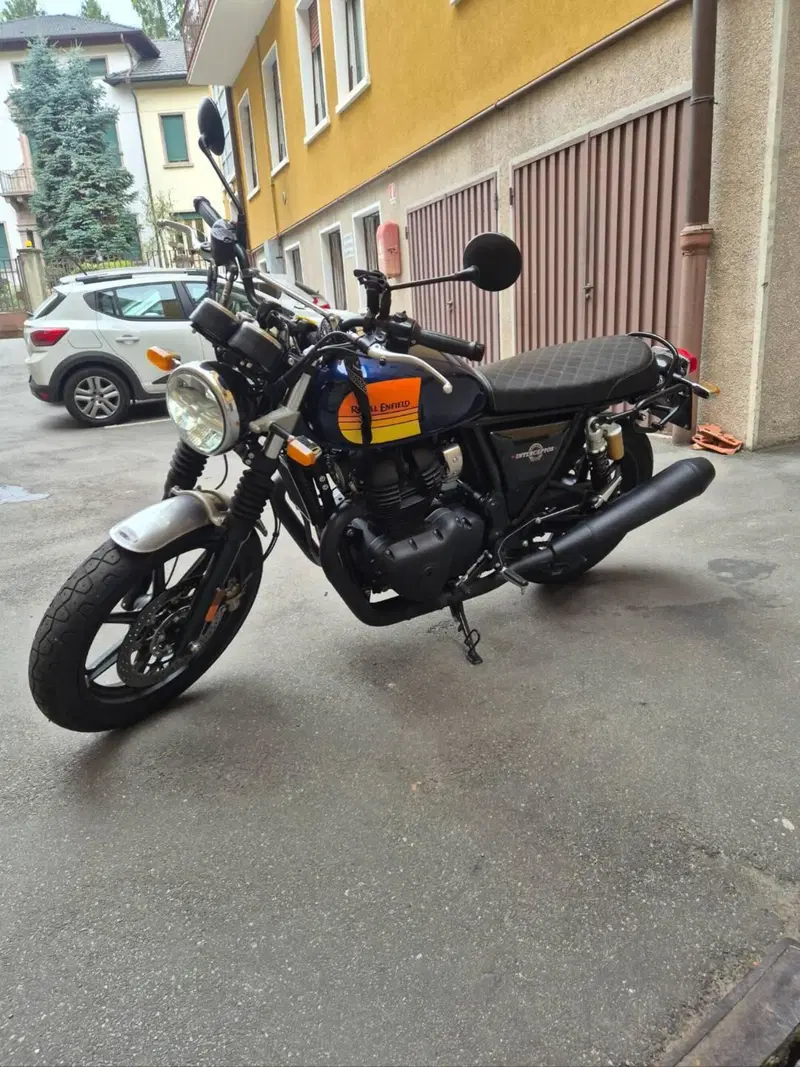 Royal Enfield Interceptor 650 (2021 - 26) (2)