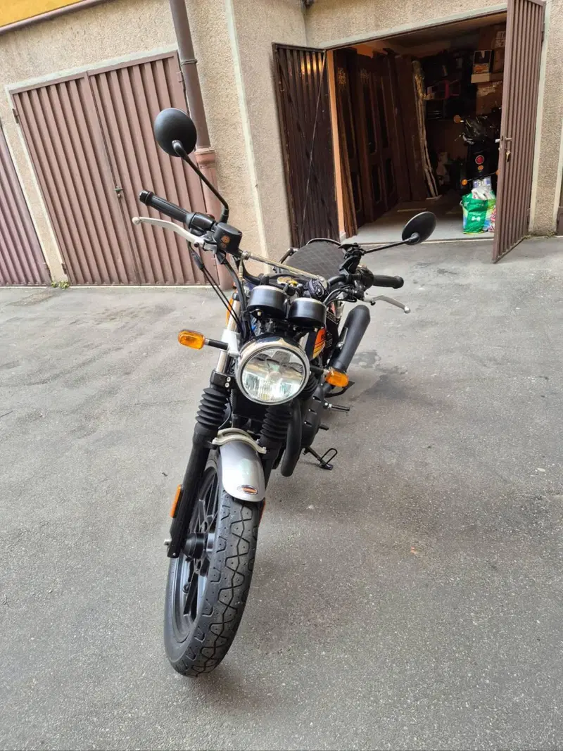 Royal Enfield Interceptor 650 (2021 - 26) (3)