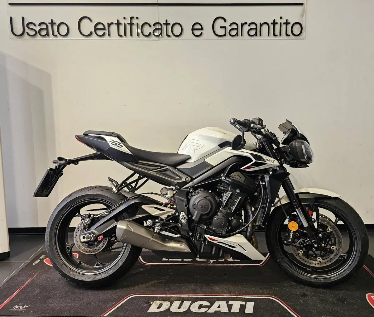 Triumph Street Triple 765 R (2023 - 26) (2)