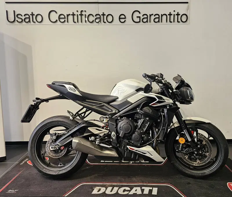 Triumph Street Triple 765 R (2023 - 26) (2)