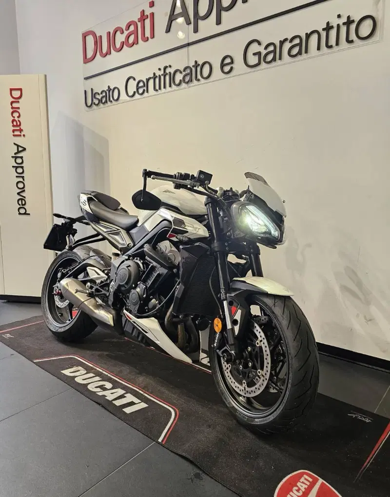 Triumph Street Triple 765 R (2023 - 26) (3)