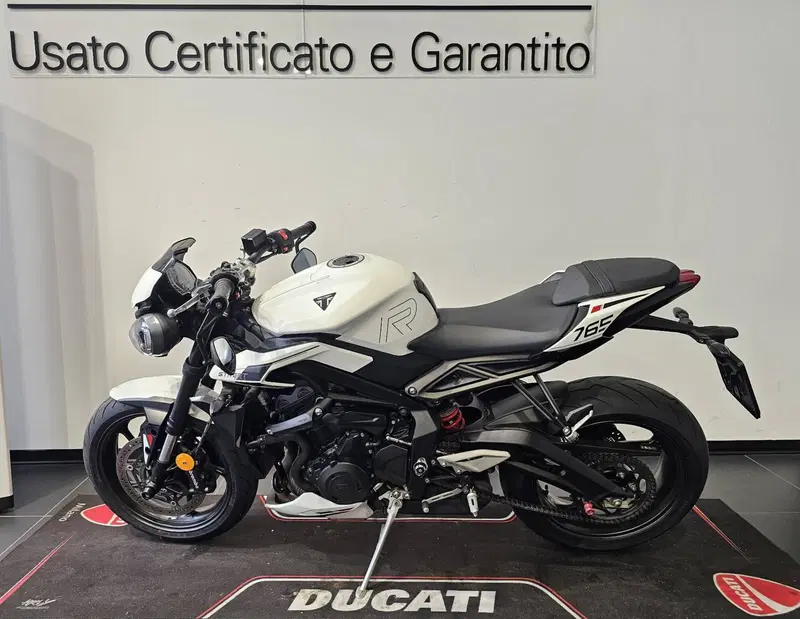 Triumph Street Triple 765 R (2023 - 26) (6)