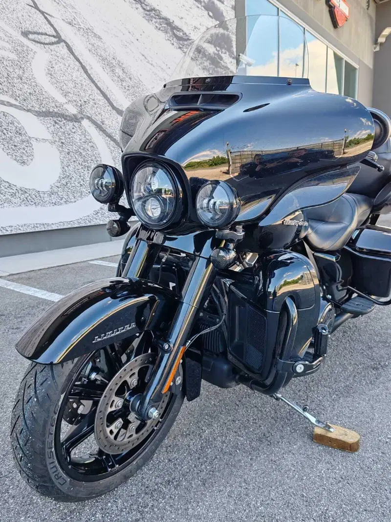 Harley-Davidson 114 Electra Glide Ultra Limited (2020) - FLHTK (4)