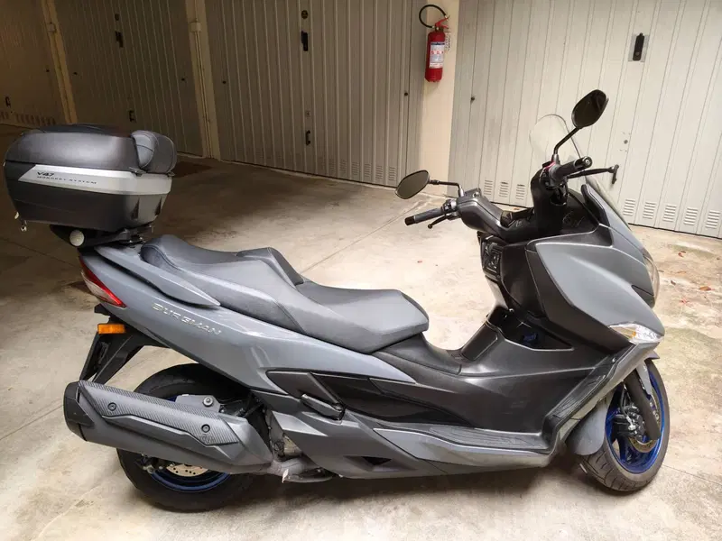 Suzuki Burgman 400 (2022 - 24) (4)