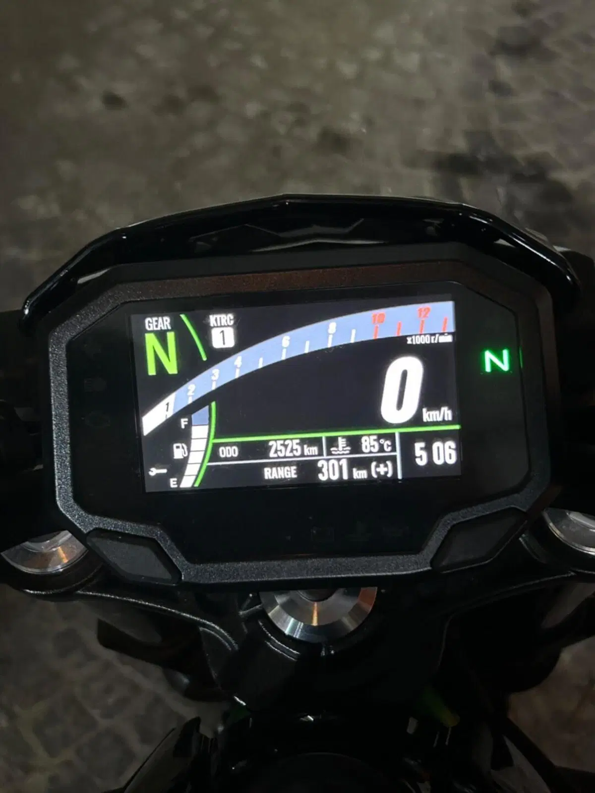 Kawasaki Z 650 (2021 - 24) (8)