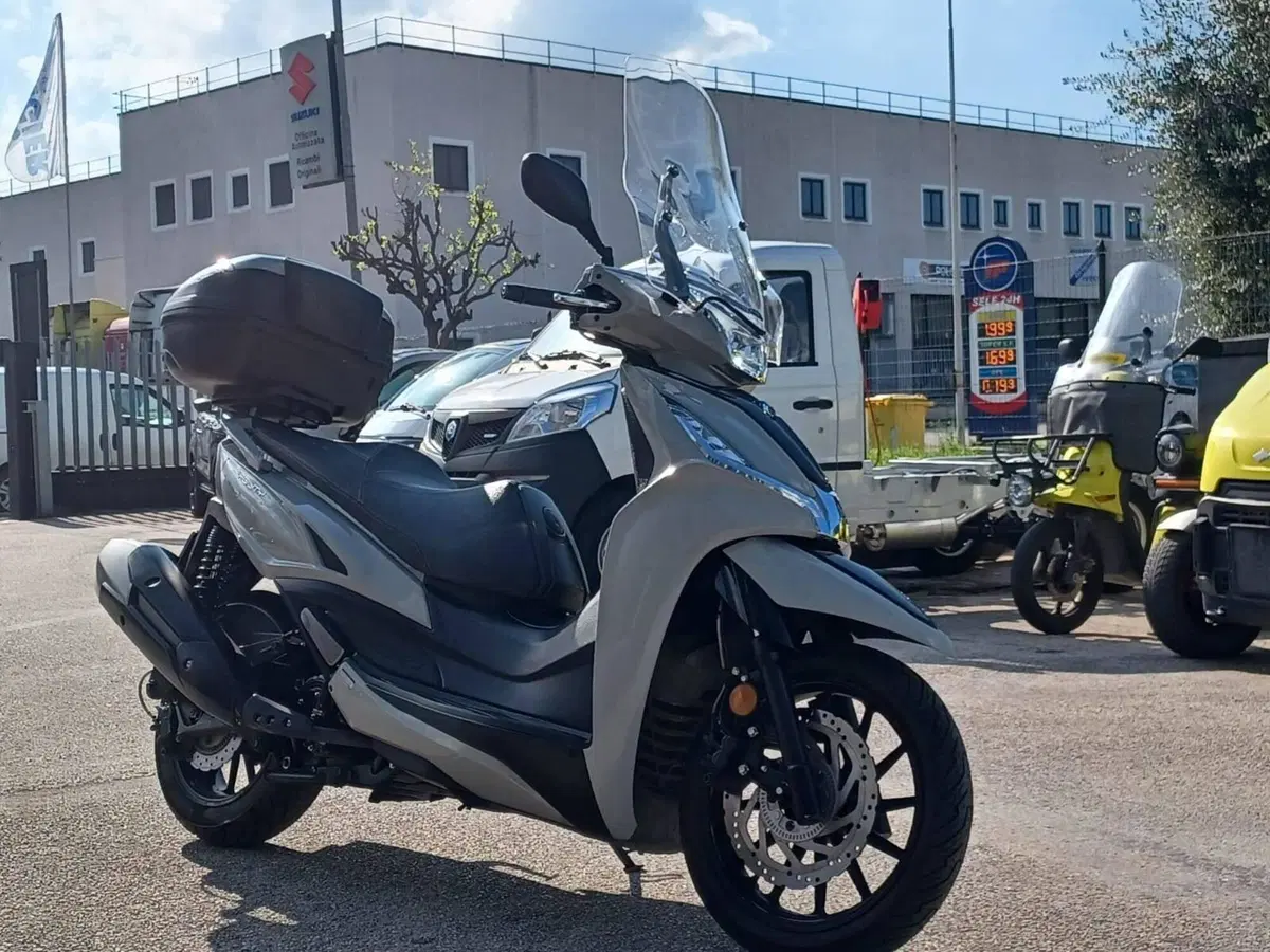 Kymco Agility 300i (2020) (2)