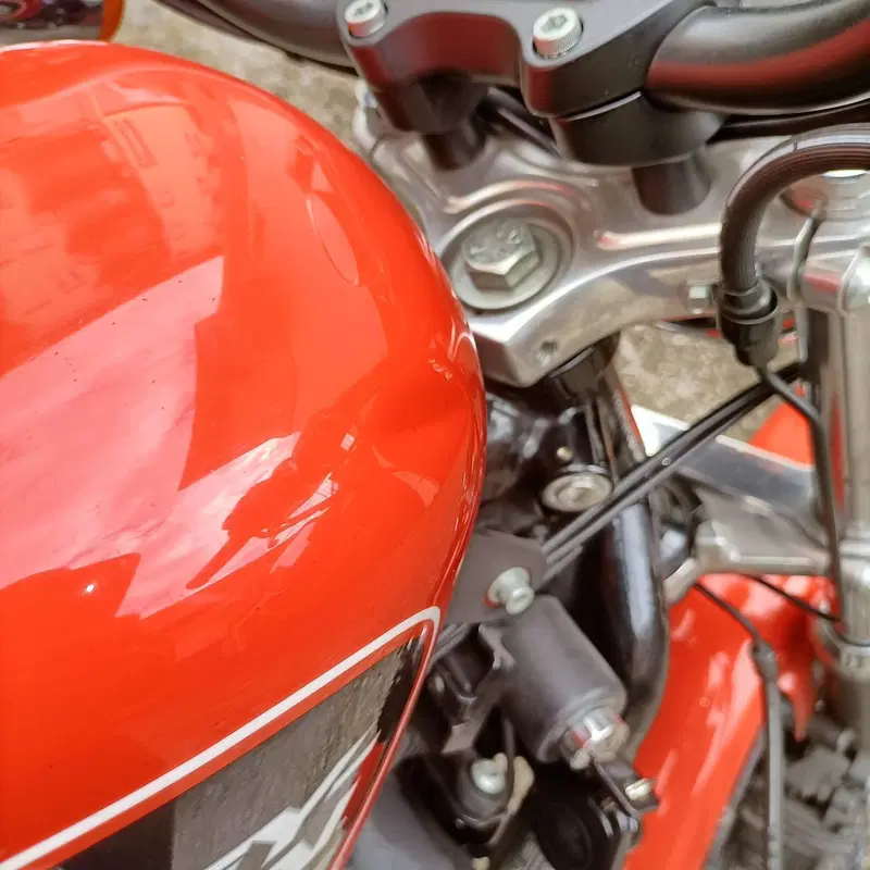 Harley-Davidson 883 R (2008 - 16) - XL 883R (9)