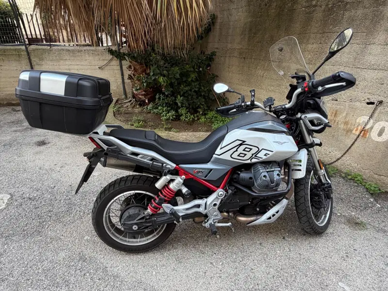Moto Guzzi V85 TT (2024 - 26)