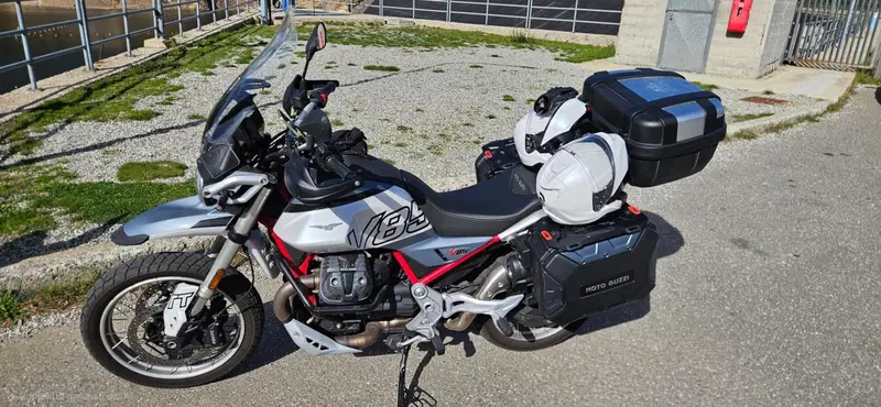 Moto Guzzi V85 TT (2024 - 26) (3)