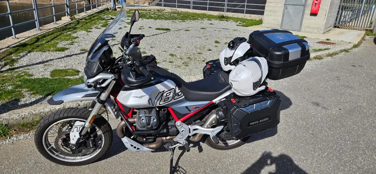 Moto Guzzi V85 TT (2024 - 26) (4)