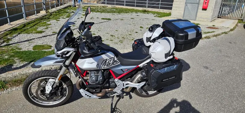 Moto Guzzi V85 TT (2024 - 26) (4)