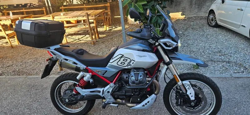 Moto Guzzi V85 TT (2024 - 26) (5)