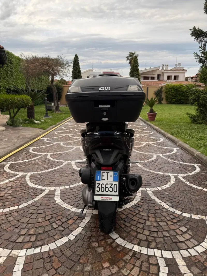 Honda Forza 300 Limited Edition ABS (2020) (2)