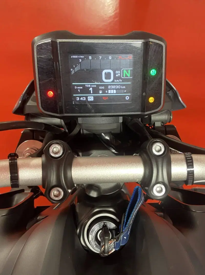 Yamaha MT-09 (2021 - 23) (8)