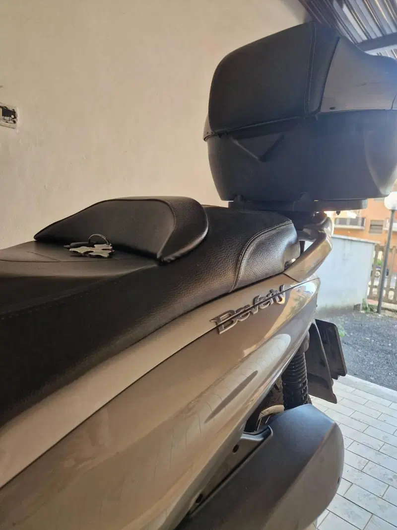 Piaggio Beverly 300 i.e. (2010 - 16) (3)