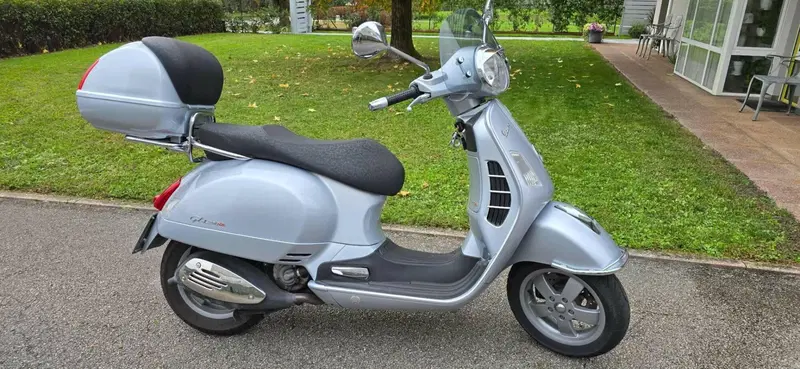 Vespa GTS 250 i.e. (2)