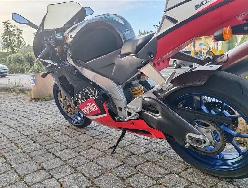 Aprilia Rsv Mille R (6)