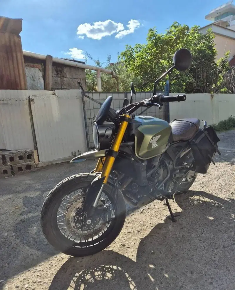 Moto Morini SEIEMMEZZO SCR (2022 - 26) (2)
