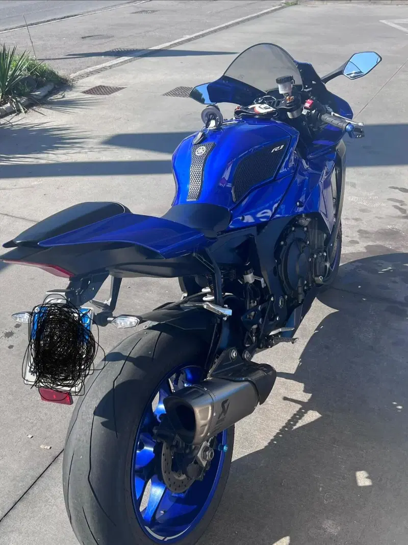Yamaha YZF R1 (2020 - 25) (2)