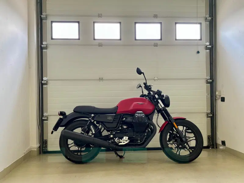 Moto Guzzi V7 III Stone (2017 - 20) (4)