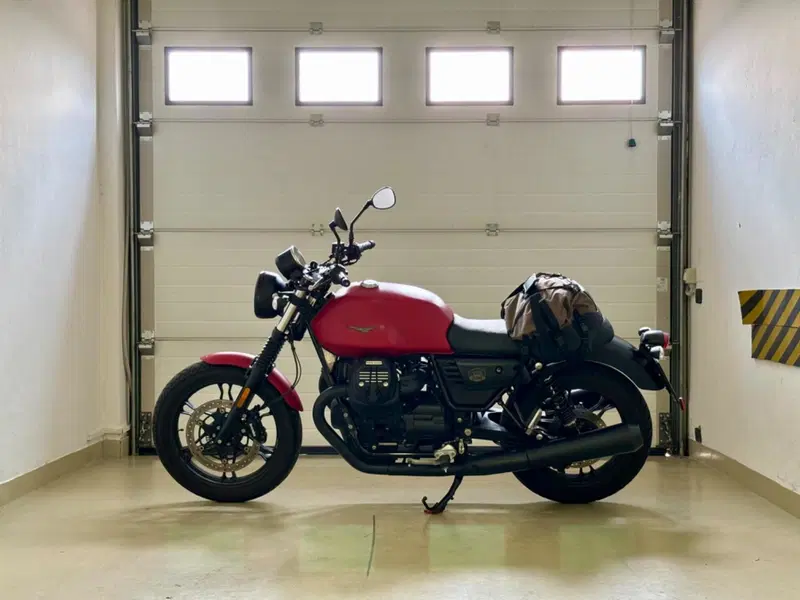 Moto Guzzi V7 III Stone (2017 - 20)