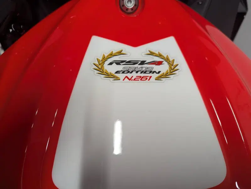 Aprilia RSV4 1100 Factory SE-09 SBK (2024) (3)