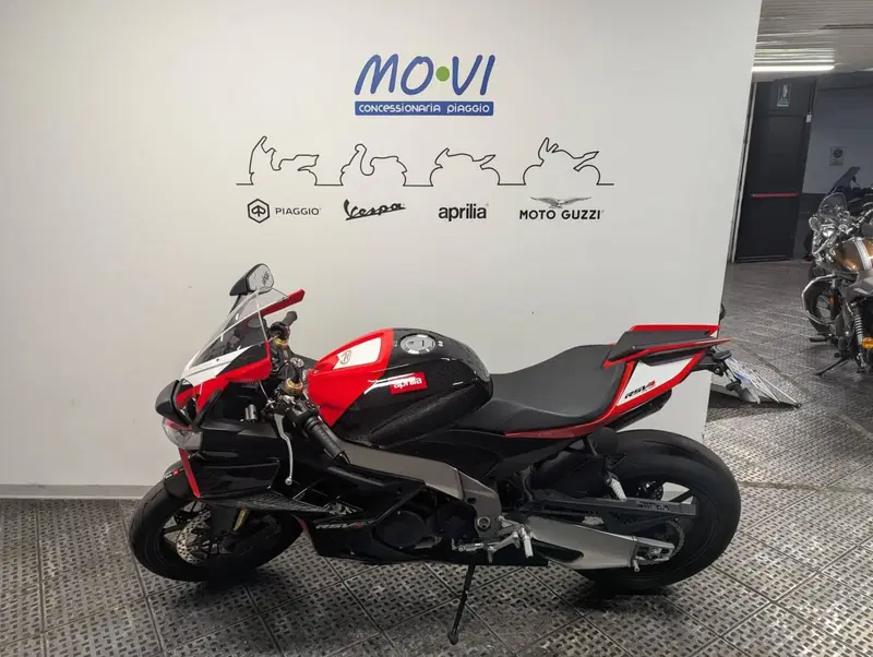 Aprilia RSV4 1100 Factory SE-09 SBK (2024)