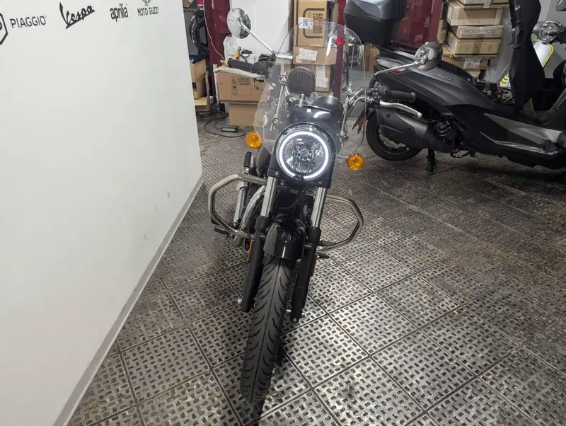 Royal Enfield Meteor 350 (2021 - 26) (3)
