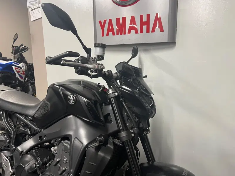 Yamaha MT-09 (2021 - 23) (2)