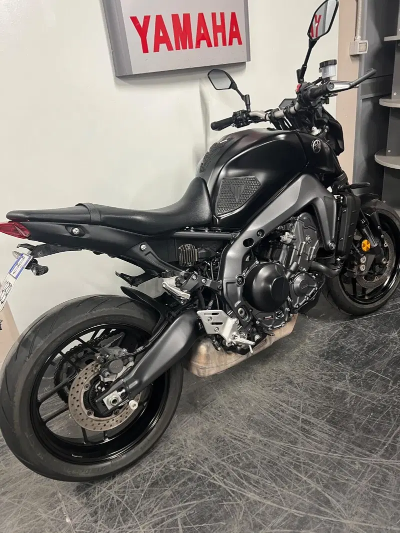 Yamaha MT-09 (2021 - 23) (4)