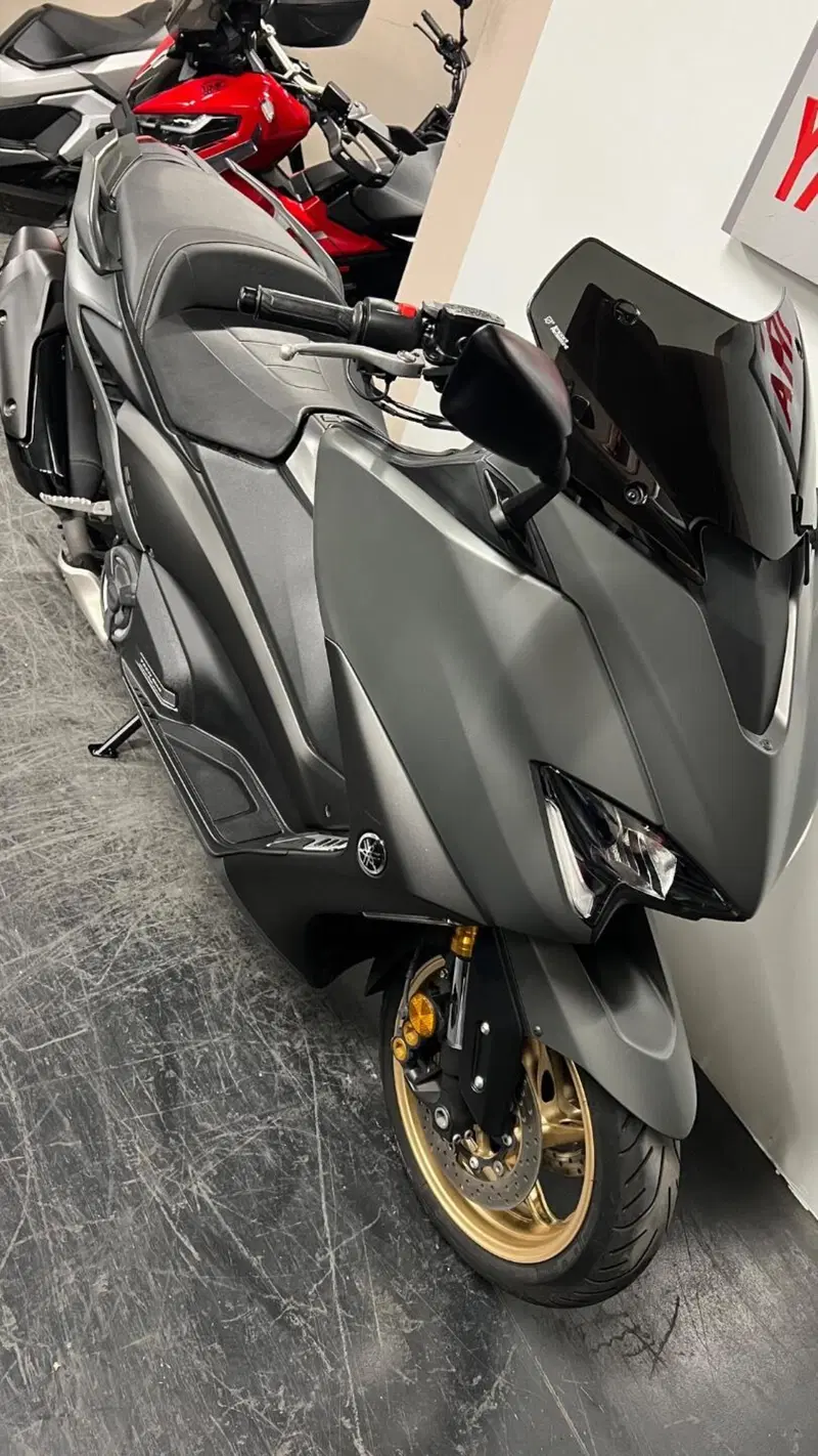 Yamaha T-Max 560 Tech Max (2020) (10)